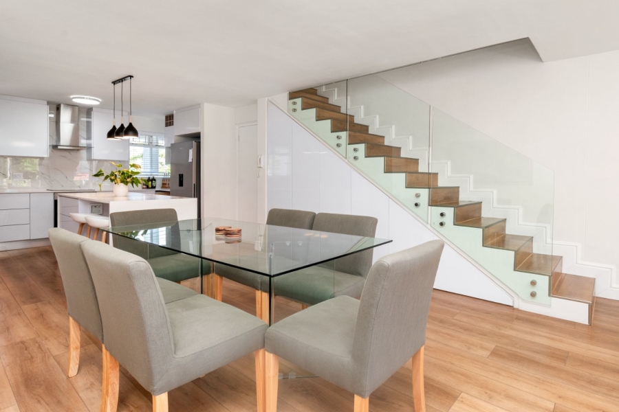 2 Bedroom Property for Sale in Sea Point Western Cape